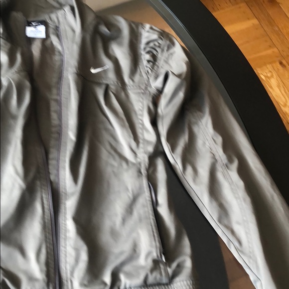 Nike Jacket - Picture 3 of 5